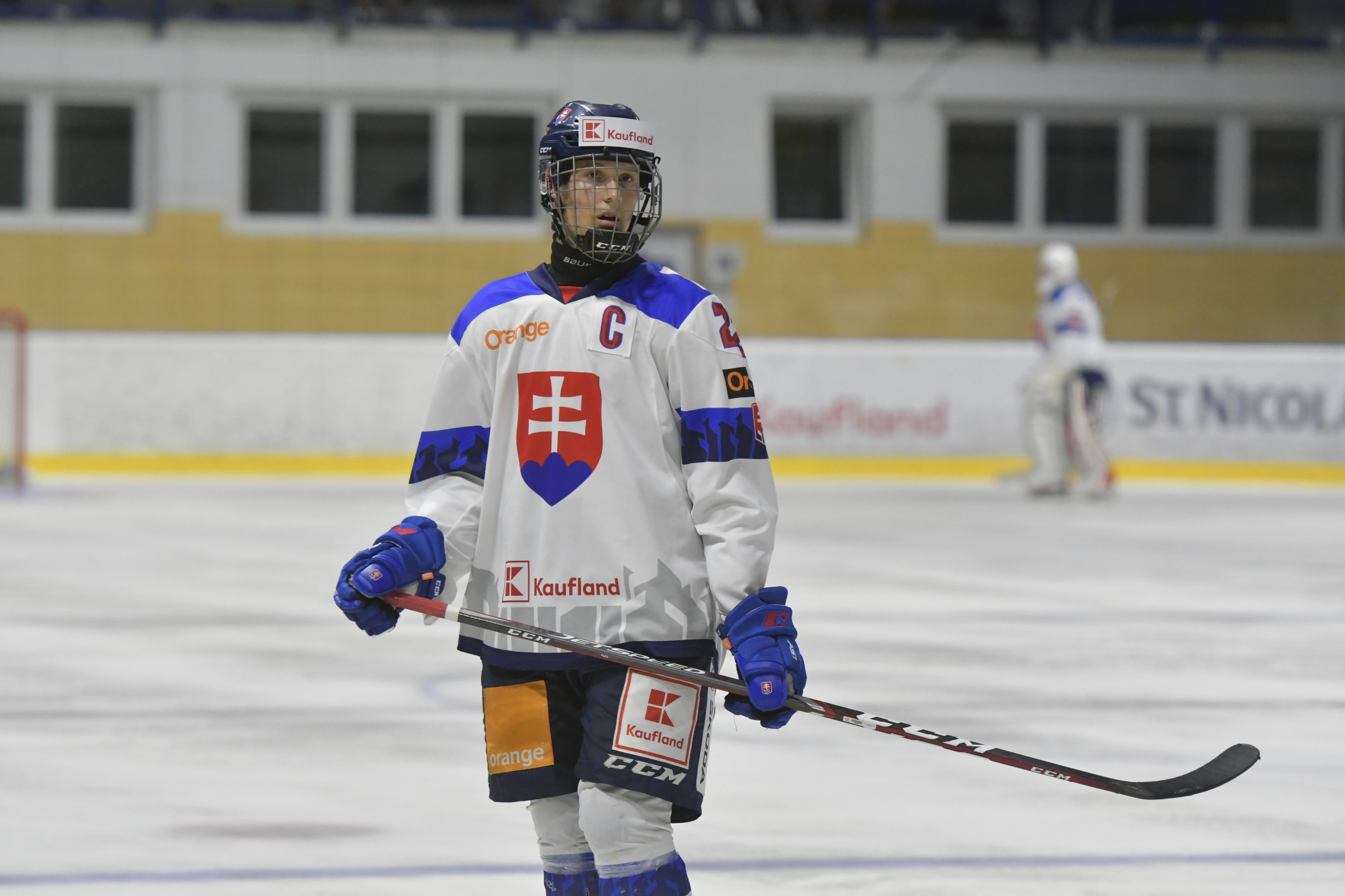 Na snímke Samuel Kňažko, kapitán slovenskej reprezentácie hokejistov do 18 rokov v zápase základnej B-skupiny turnaja hokejistov do 18 rokov Hlinka Gretzky Cup Slovensko – Rusko, v Piešťanoch 7. augusta 2019.