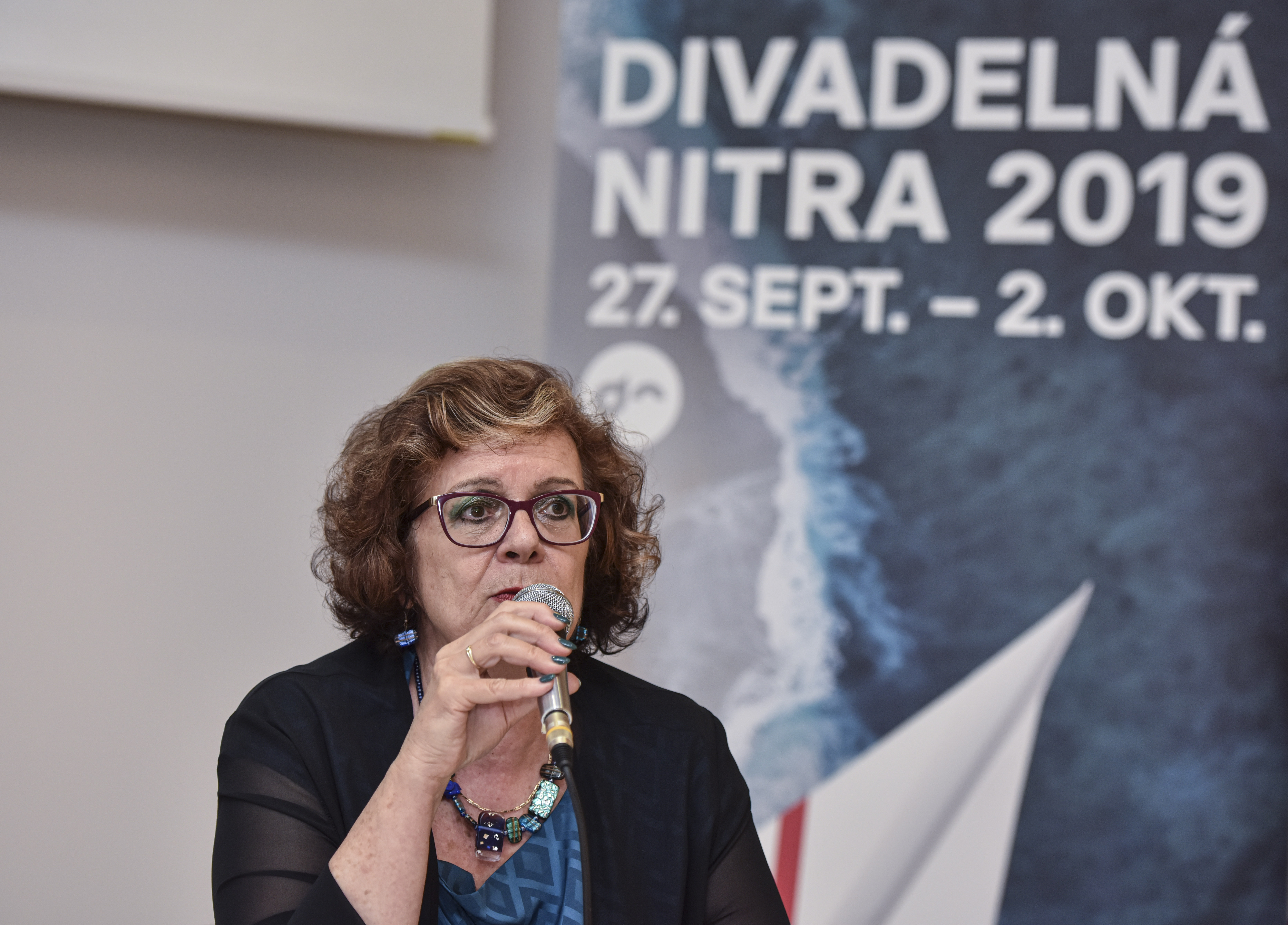 Na snímke riaditeľka medzinárodného festivalu Divadelná Nitra Darina Kárová počas tlačovej konferencie k 28. ročníku festivalu, ktorý sa uskutoční od 27. septembra 2019 do 2. októbra 2019 v Nitre.