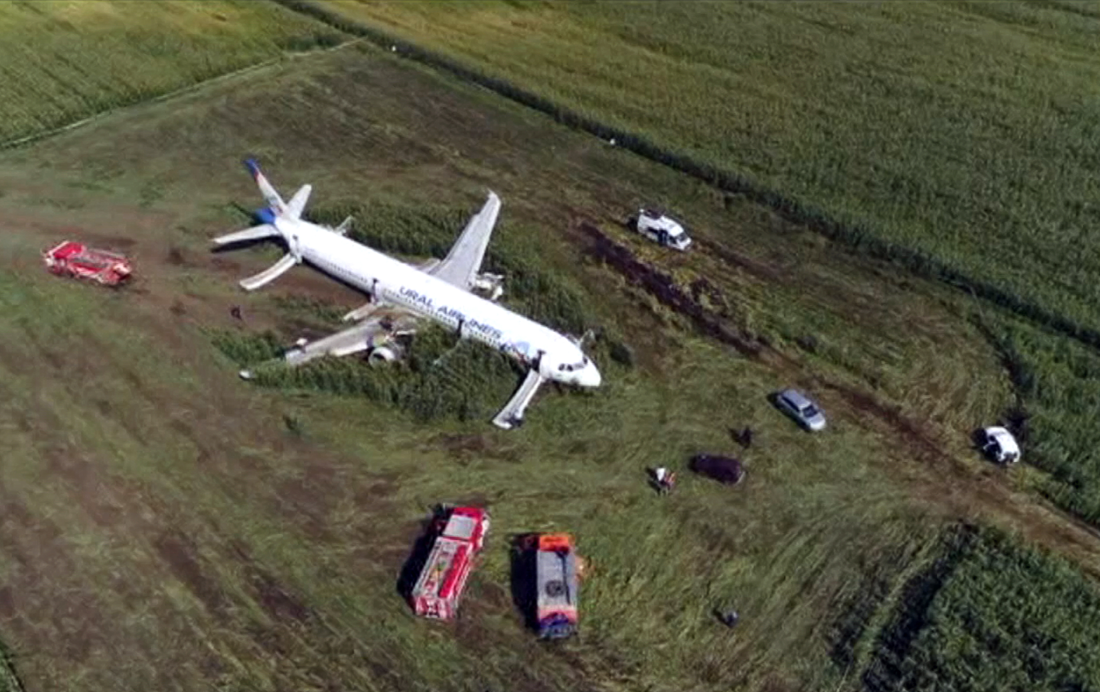 Lietadlo  Airbus A321 spoločnosti Ural Airlines tvrdo pristálo v poli neďaleko letiska Žukovskij v Moskovskej oblasti 15. augusta 2019. V čase tvrdého pristátia lietadlu nefungoval ani jeden motor