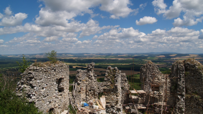 Zabudnutý hrad v Malých Karpatoch ponúka najkrajšie výhľady. Už ste o ňom počuli?