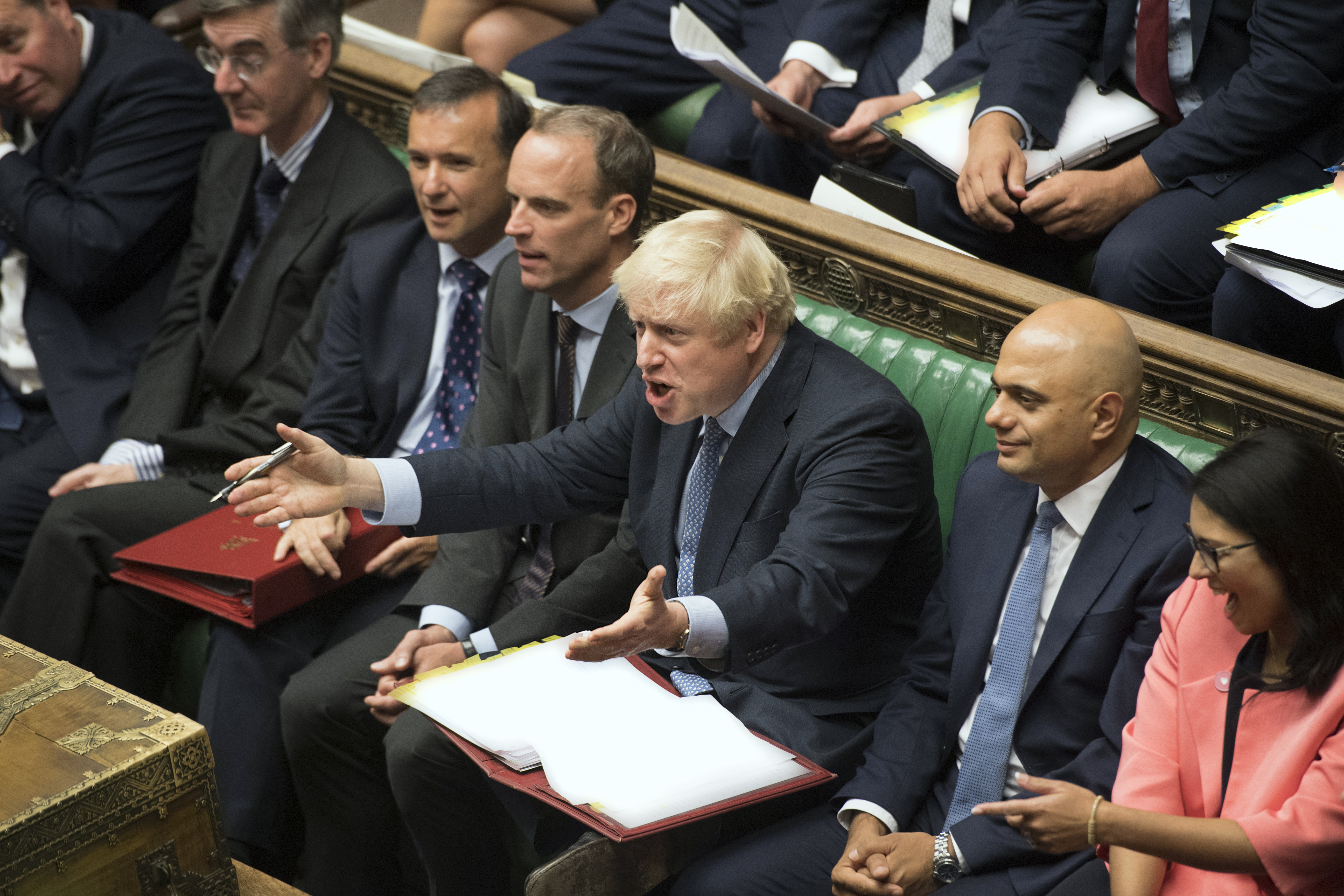 Boris Johnson (v strede)