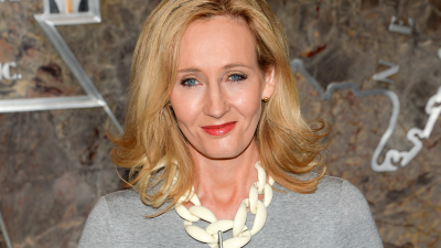 Rowlingová darovala 15 miliónov na výskum sklerózy multiplex. Uctila si tak mamu, ktorá jej podľahla