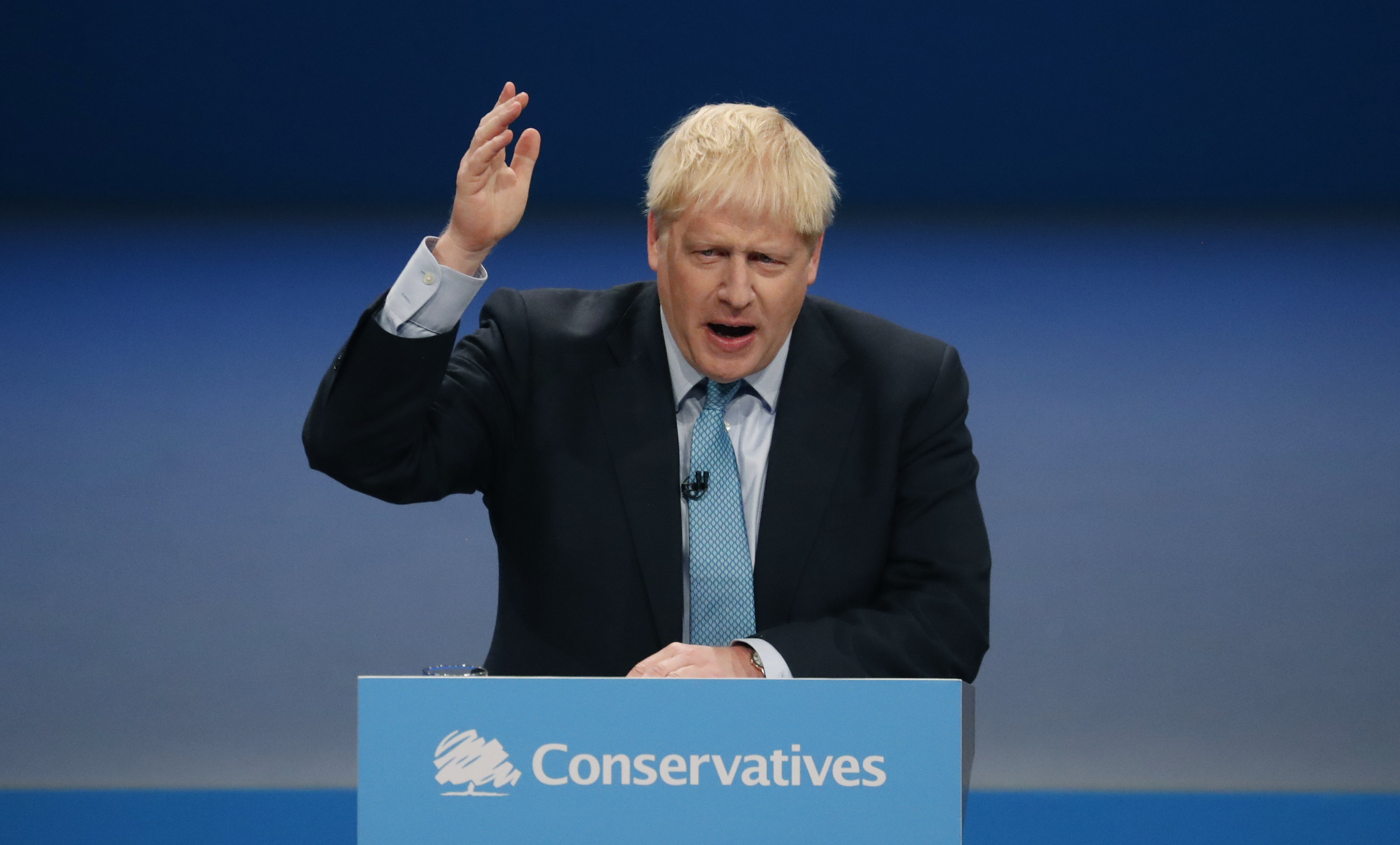 KK26 Manchester - Britský premiér Boris  Johnson  hovorí počas posledného dňa zjazdu Konzervatívnej strany 2. októbra 2019 v Manchestri. Britský premiér Boris  Johnson  v stredu uviedol, že Británia opustí Európsku úniu 31. októbra, nech sa stane, čo sa stane. 