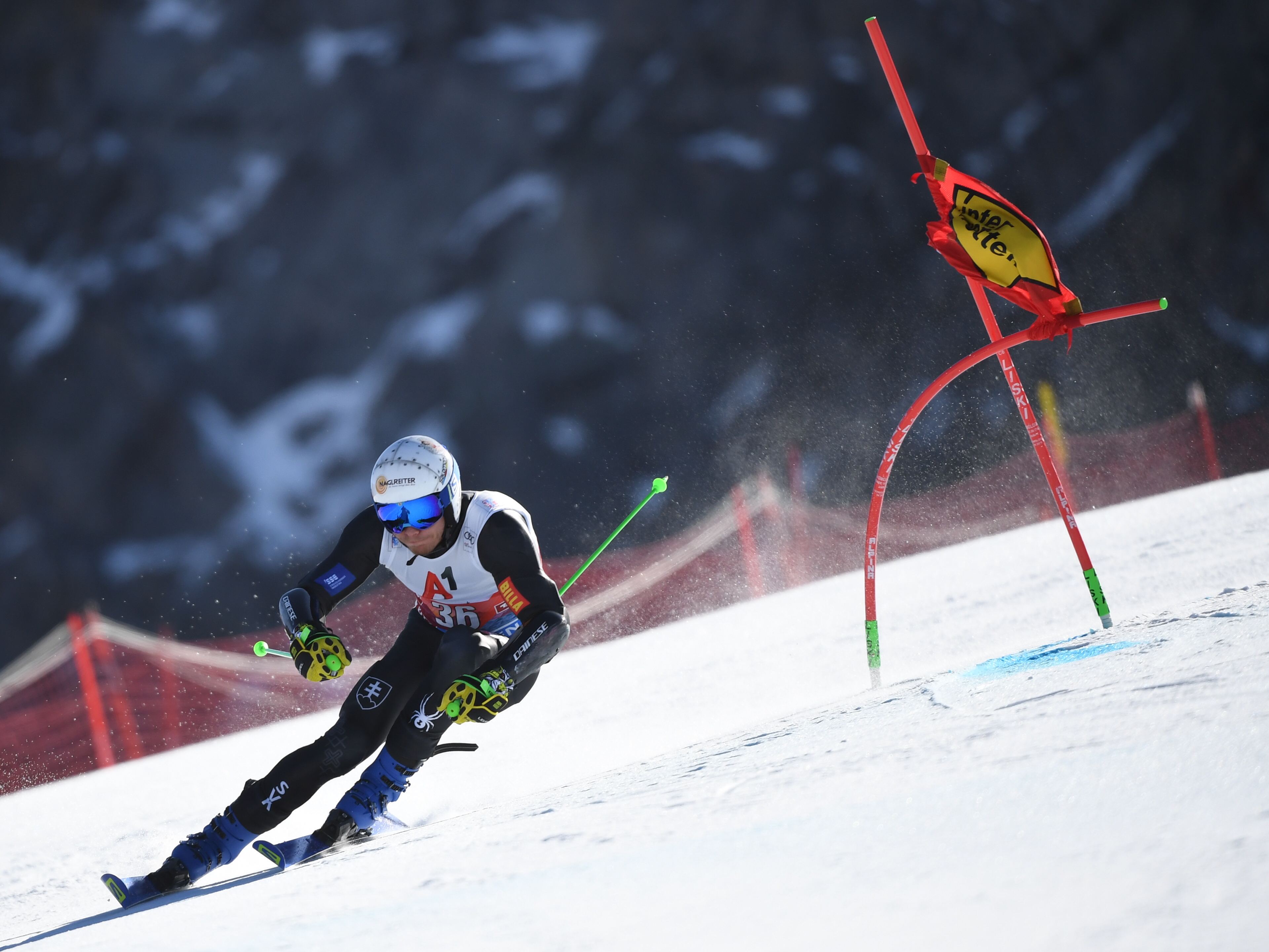 Na snímke je slovenský lyžiar Adam Žampa