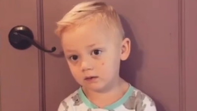 VIDEO: Mama mu povedala, že zjedla jeho sladkosti. Reakcia trojročného chlapčeka baví celý internet