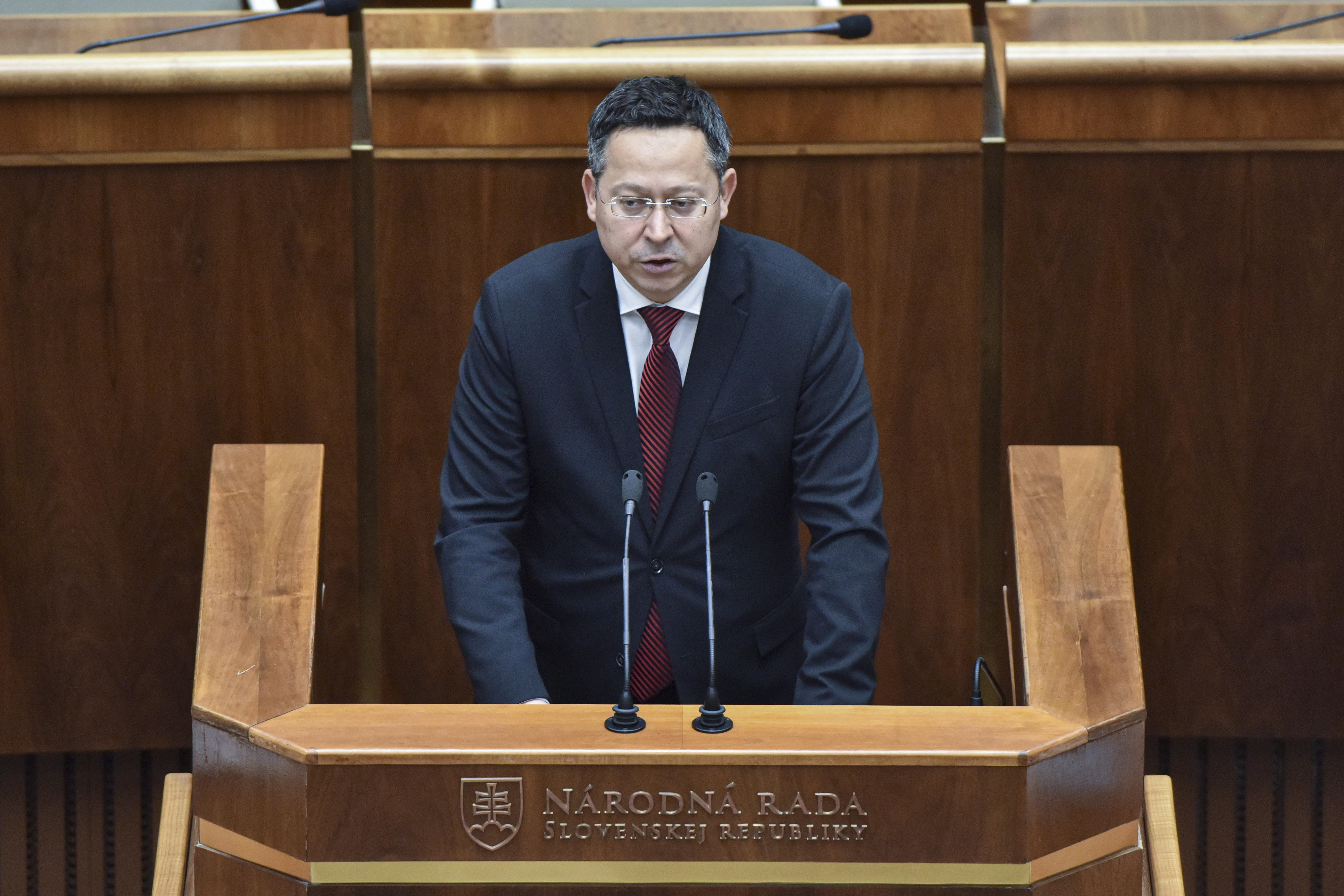 Na snímke minister financií SR Ladislav Kamenický reční počas diskusie k návrhu štátneho rozpočtu na rok 2020 na 53. schôdzi Národnej rady SR, 29. novembra 2019 v Bratislave.