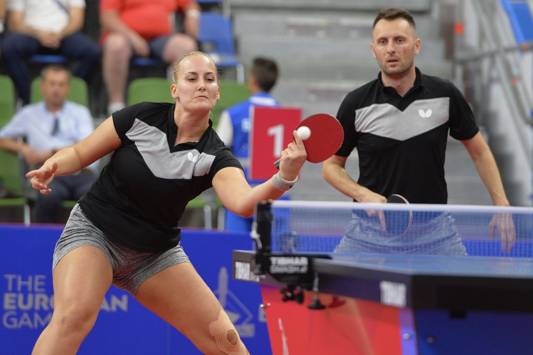Na snímke slovenskí reprezentanti v stolnom tenise Ľubomír Pištej (vpravo) a Barbora Balážová (vľavo)