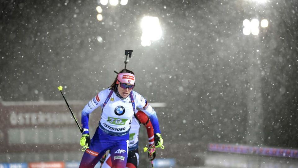 Na snímke slovenská biatlonistka Paulína Fialková na trati pretekov Svetového pohára mix štafety vo švédskom Östersunde