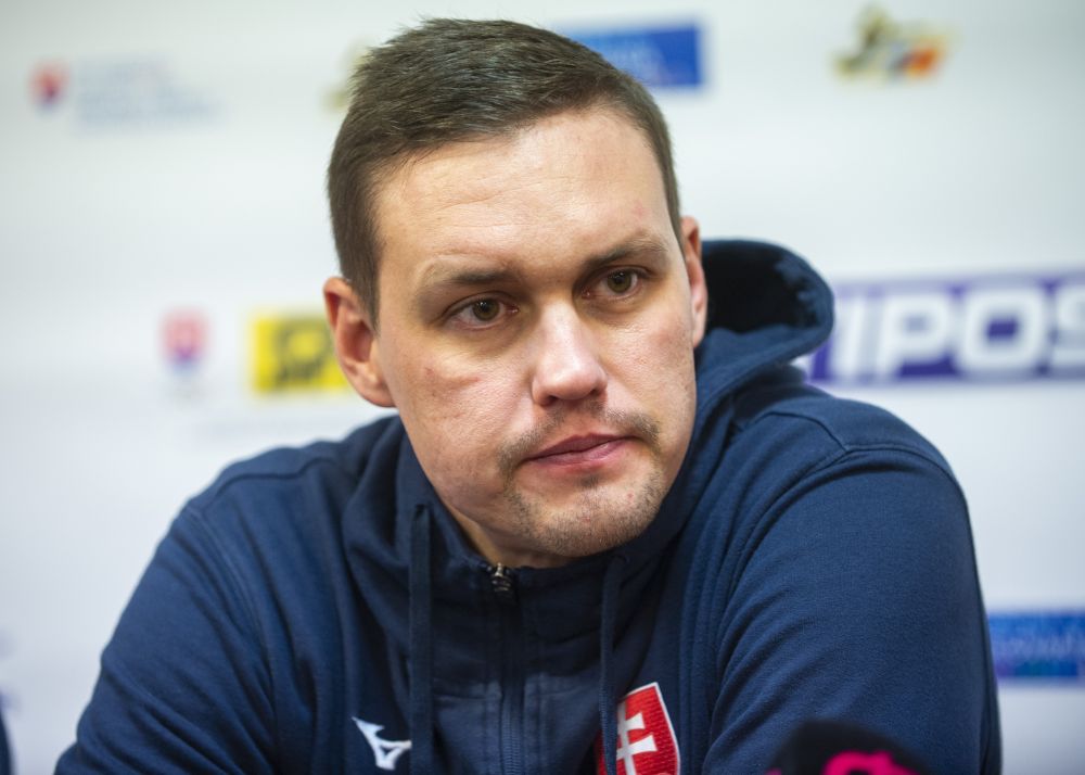 Na snímke tréner slovenskej mužskej hádzanárskej reprezentácie Peter Kukučka