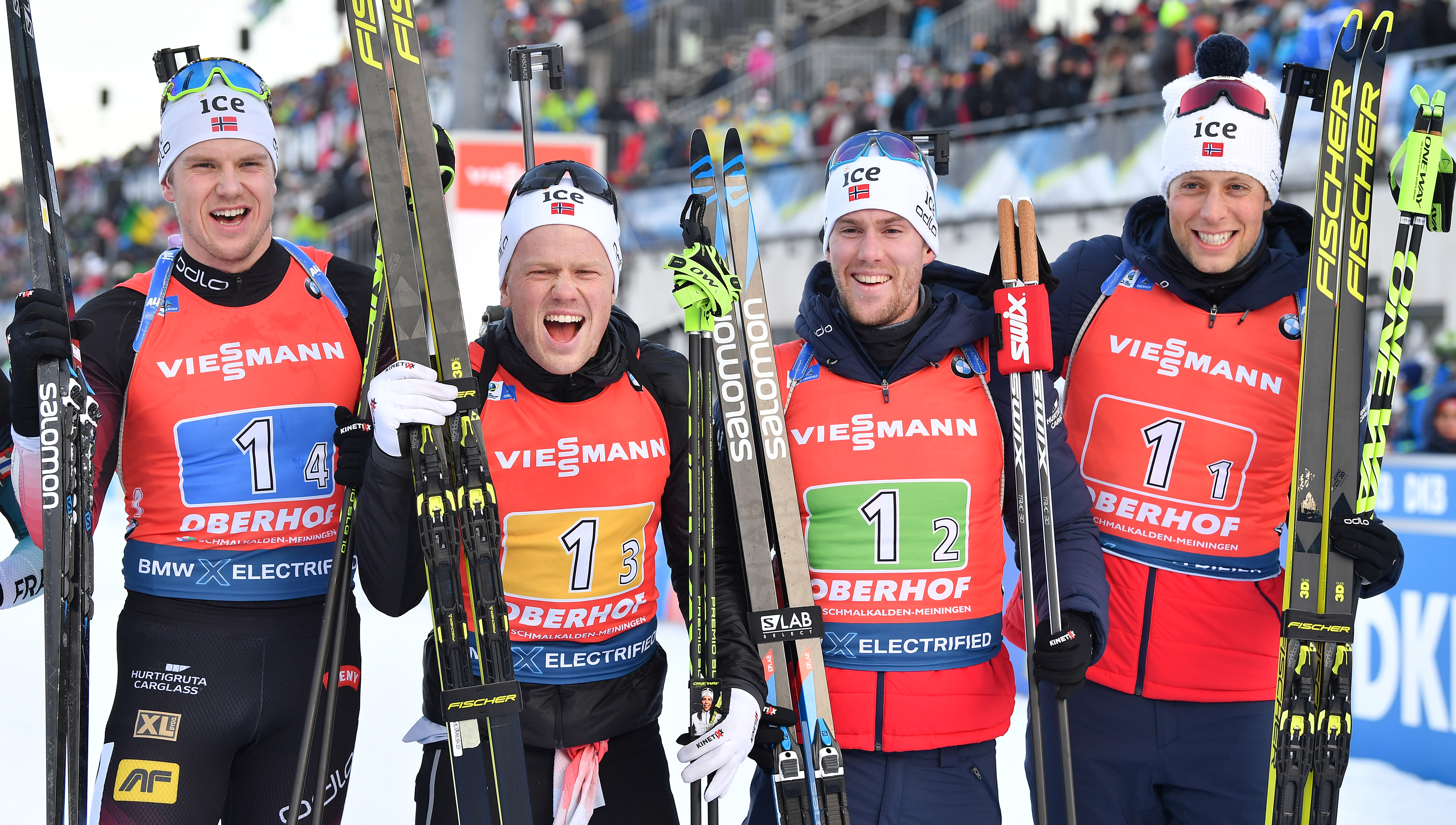 Kvarteto nórskych biatlonistov (zľava) Vetle Sjastad Christiansen, Johannes Dale, Erlend Bjöntegaard a Lars Helge Birkeland zvíťazilo v štafetových pretekoch Svetového pohára v biatlone mužov v nemeckom Oberhofe.
