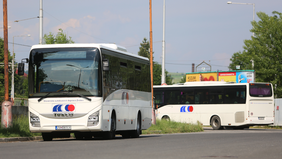 Na snímke autobusy na autobusovej stanici v Banskej Bystrici
