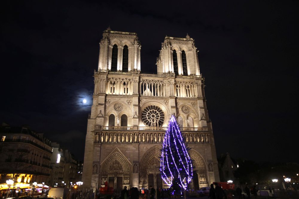 Katedrála Notre-Dame, archívna snímka