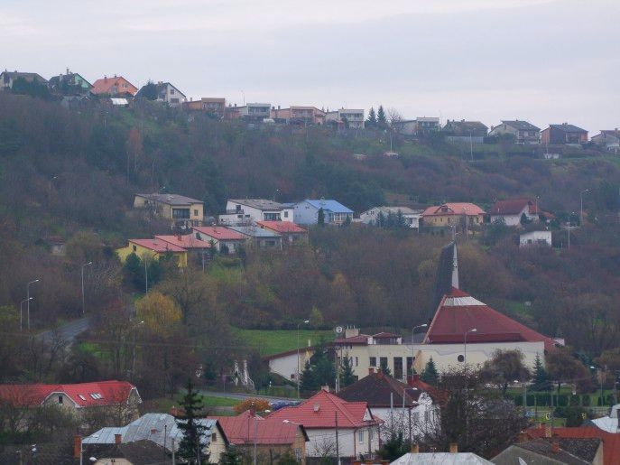 Na ilustračnej snímke je pohľad na Vinice, časť mesta Vranov nad Topľou