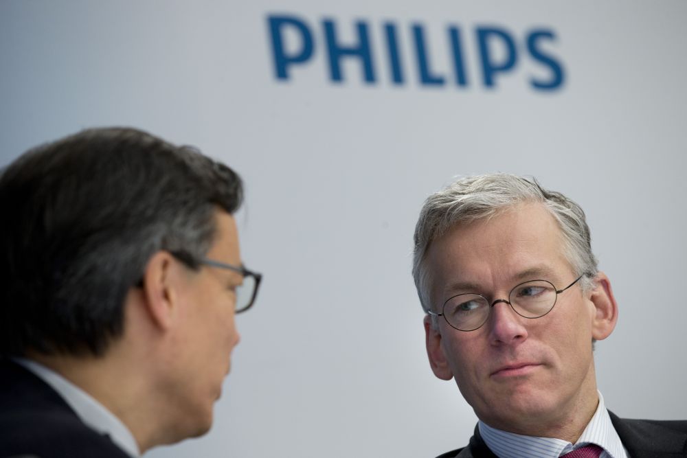 Výkonný šéf Philipsu Frans van Houten (vpravo)