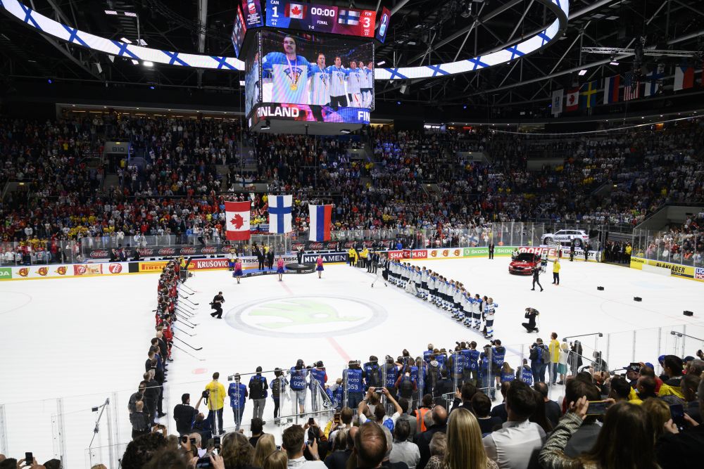 Snímka počas fínskej hymny pre víťaza MS v hokeji 2019 v Bratislave