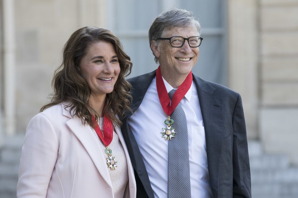 Na snímke filantrop a spoluzakladateľ Microsoftu Bill Gate a jeho manželka Melinda