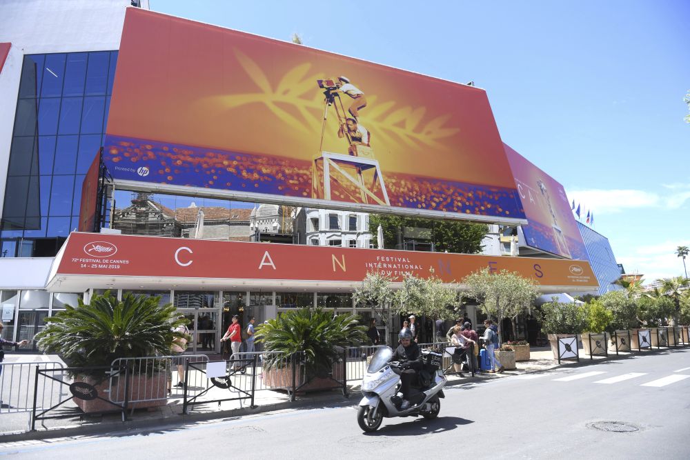 Na archívnej snímke z 13. mája 2019 festivalový palác počas 72. ročníka Medzinárodného filmového festivalu v juhofrancúzskom meste Cannes.