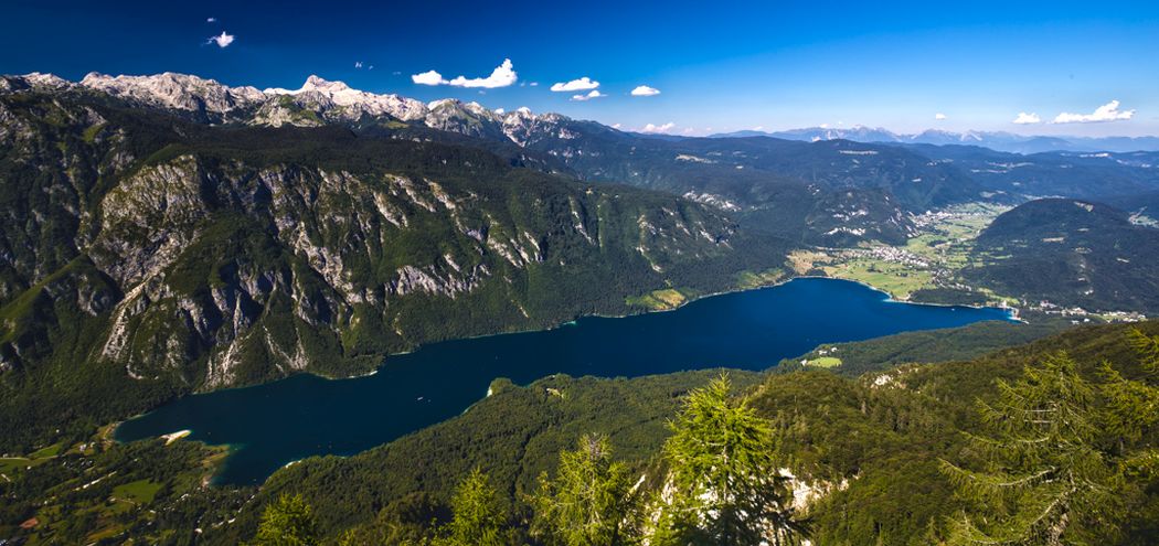 Jazero Bohinj v Slovinsku, ilustračná snímka