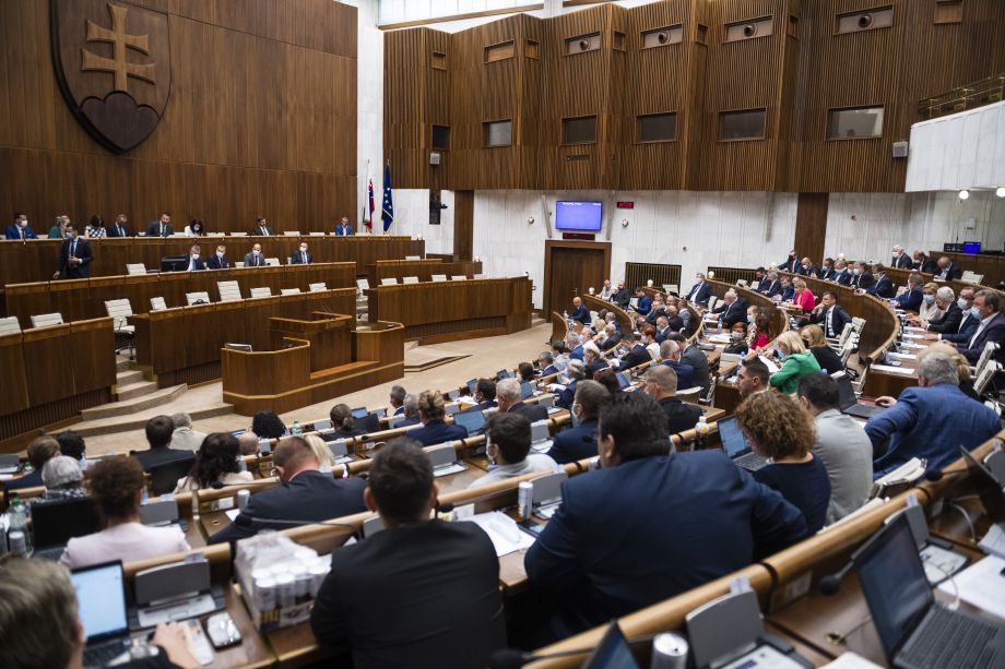 Na snímke rokovacia sála počas hlasovania na 9. schôdzi NR SR v Bratislave 14. júla 2020.