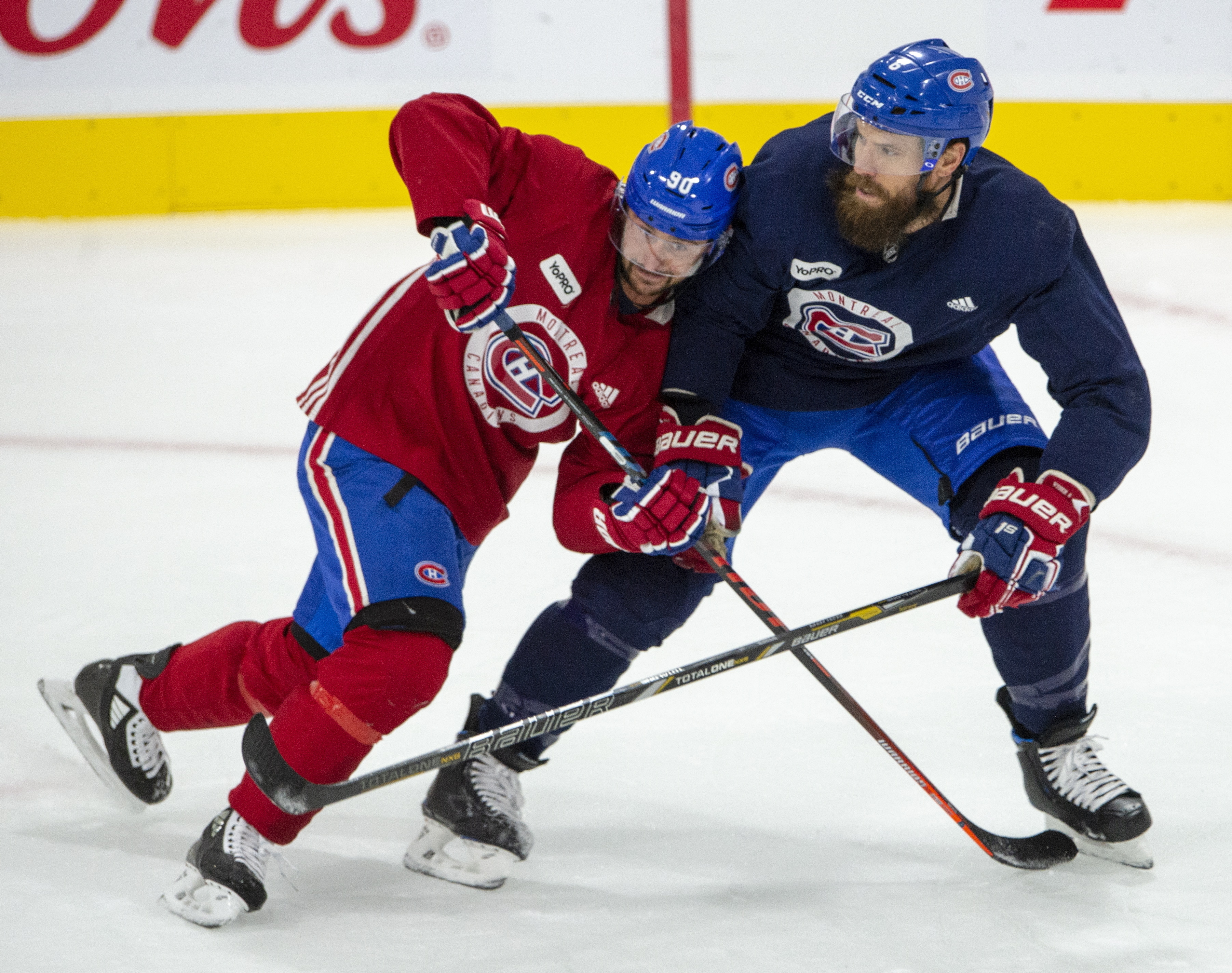 Hokejisti Montrealu Canadiens zľava, Shea Weber a Tomáš Tatar počas tréningového kempu