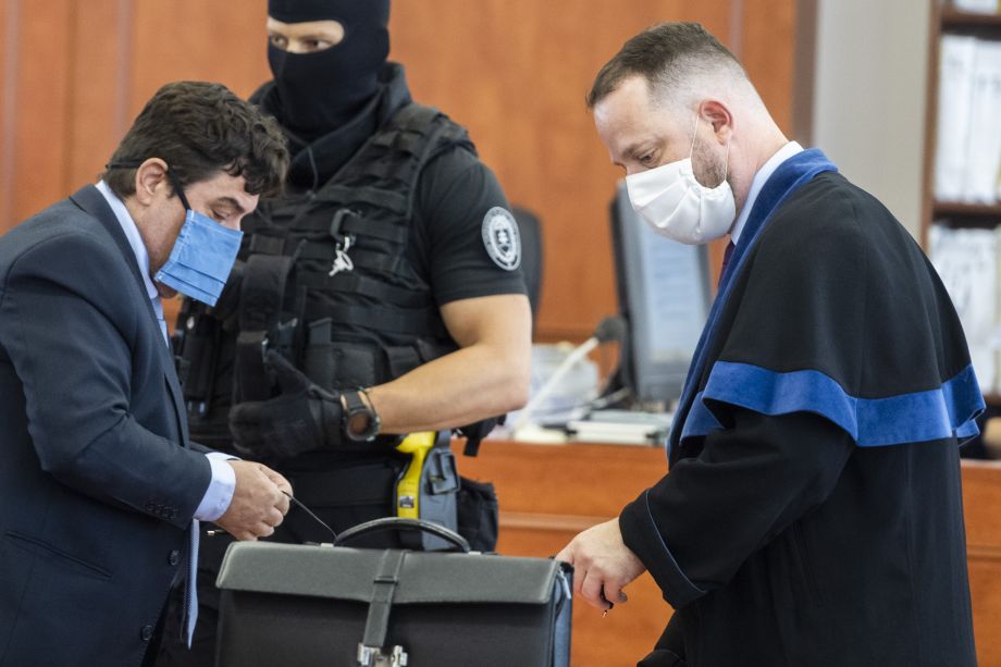 Na snímke zľava obžalovaný Marian Kočner a jeho advokát Marek Para