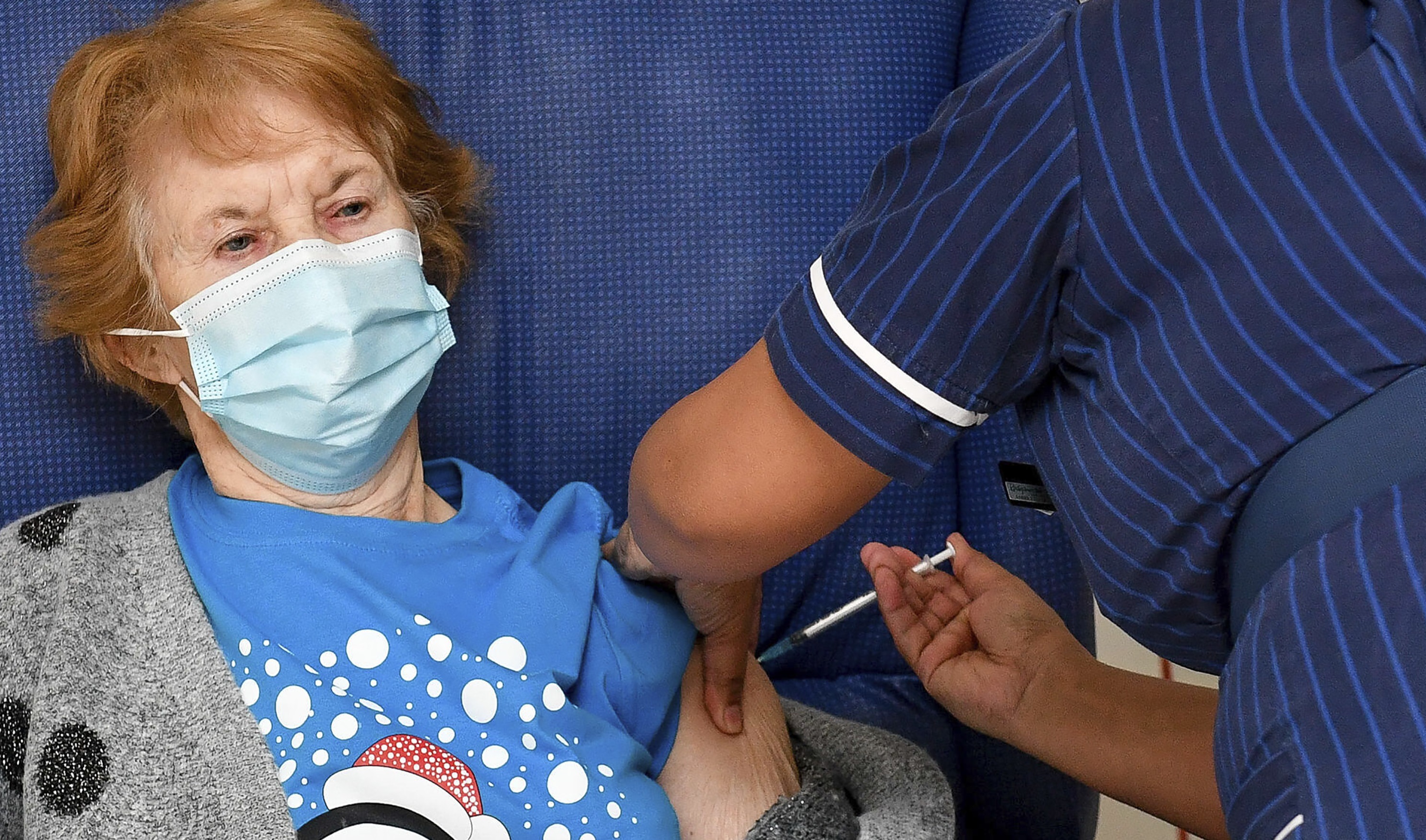 Jej meno sa zapíše do dejín. Margaret Keenan je prvou osobou na svete, ktorú zaočkovali proti covidu-19.