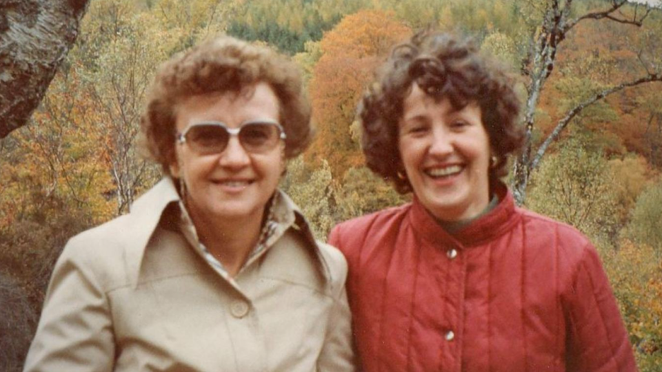 Jill (vľavo) so svojou priateľkou, s ktorou si celý život dopisuje, s Cathie (vpravo)