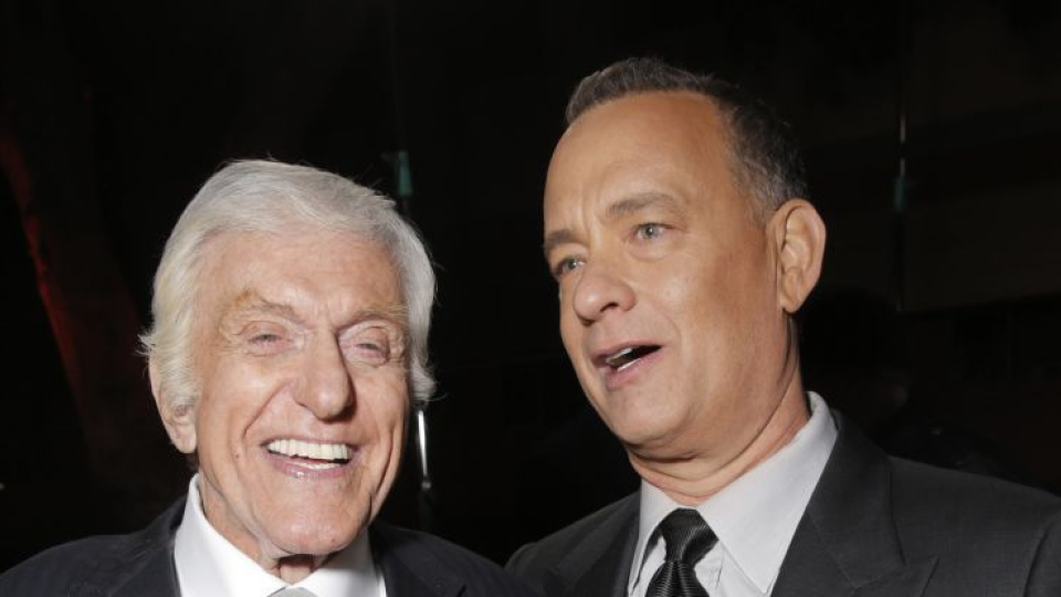 Americkí herci Dick Van Dyke (vľavo) a Tom Hanks
