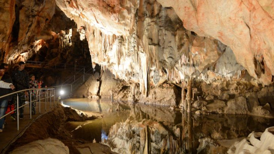 Domica je najväčšia jaskyňa Slovenského krasu.