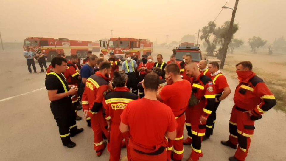 Toto sú naši hasiči v prvej línii v Grécku