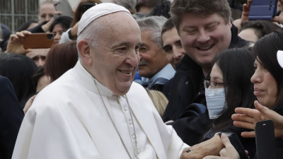 Pápeža Františka chce na Slovensku vidieť vyše 70-tisíc ľudí, prihlásili sa už aj tisícky nezaočkovaných