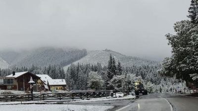 FOTO: A je to tu! Slovensko zasypal prvý sneh, polícia sa pochválila zábermi na sociálnej sieti