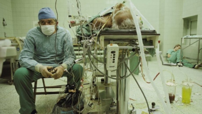 Lekár zvládol 23-hodinovú operáciu, ktorú považovali za nemožnú. Život človeka bol pre neho prvoradý