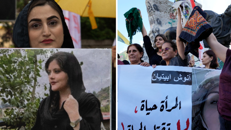 Protestujúca s fotografiou Mahsy Amíníovej / Protestujúci v Iráne