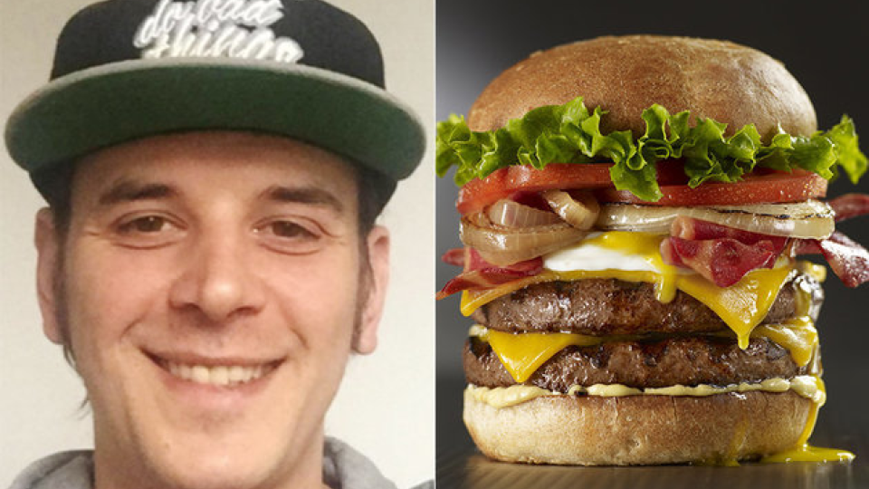 Muž s menom Bacon Double Cheeseburger sa na problémy v práci nesťažuje.