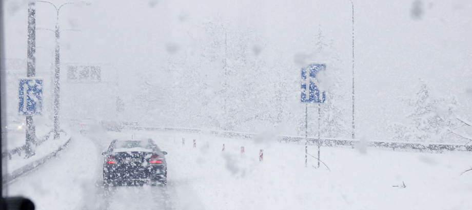 FOTO: Slovensko zasypáva sneh. Sypať bude do rána