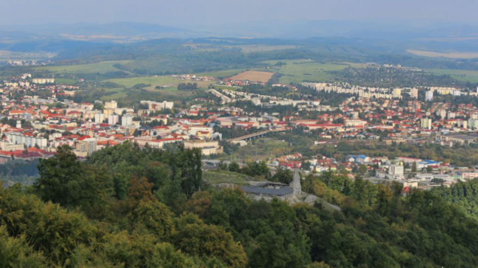 Na snímke časť dolného hradu s výhľadom na mesto Zvolen na Pustom hrade nad Zvolenom.