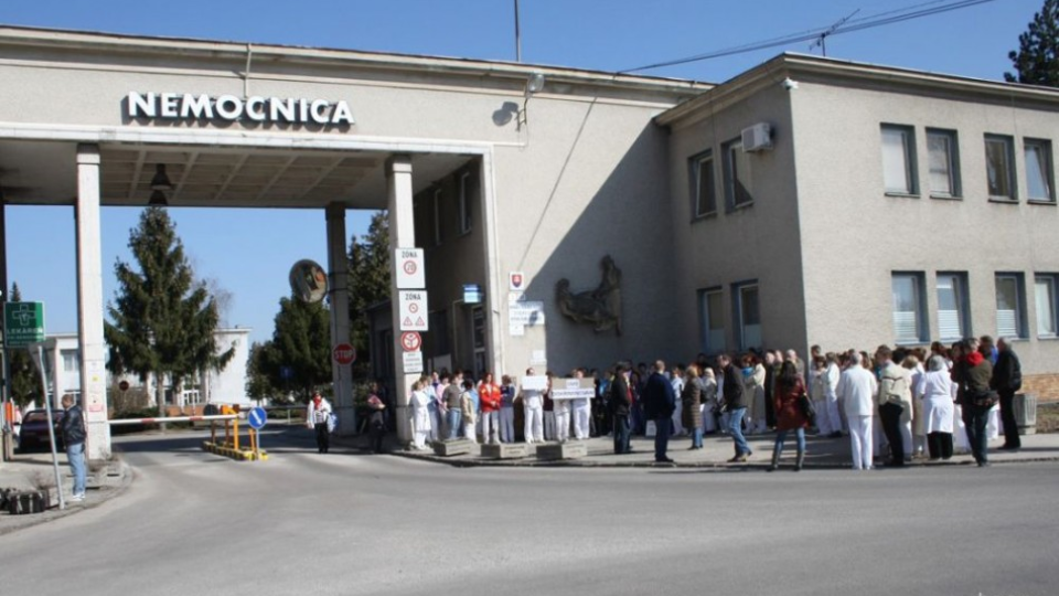 Nemocnics s poliklinikou v Prievidzi so sídlom v Bojniciach. 