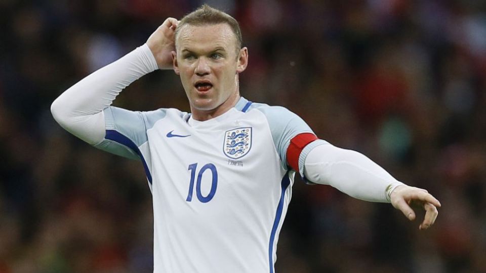 Anglický hráč a kapitán Wayne Rooney