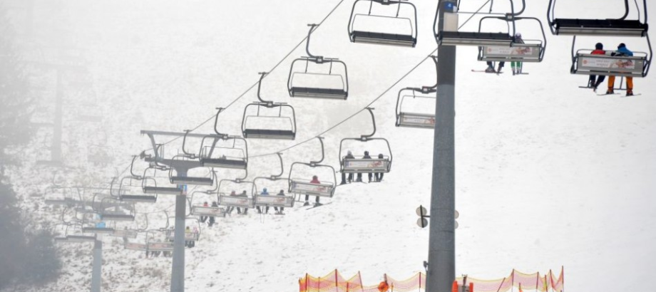 Snehové správy: Podmienky na svahoch prajú dobrej lyžovačke