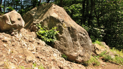 Na prvý pohľad obyčajná skala je veľkou slovenskou atrakciou. Môžete si na nej zatrúbiť