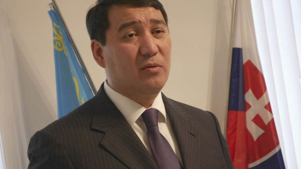 mimoriadny a splnomocnený veľvyslanec Kazašskej republiky pre Českú republiku a Slovensku republiku Seržan Abdykarimov