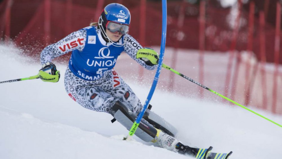 Na snímke slovenská lyžiarska Veronika Velez-Zuzulová na trati prvého kola v slalome v rámci Svetového pohára v alpskom lyžovaní v rakúskom Semmeringu 29. decembra 2016. 