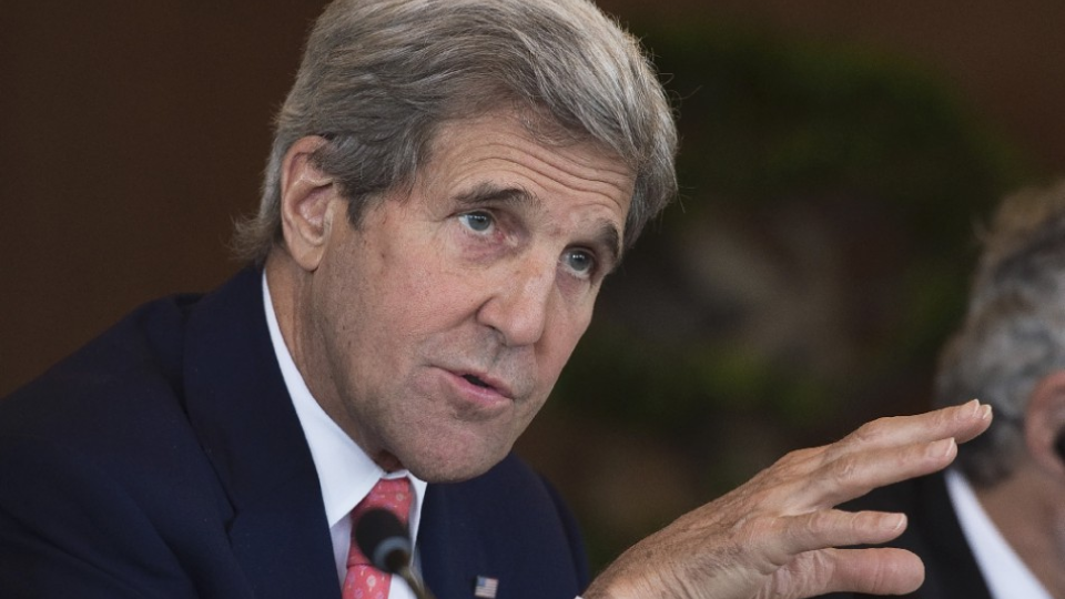 Americký minister zahraničných vecí John Kerry si svoju funkciu na chvíľu užije ešte aj po inaugurácii nového prezidenta. Hlasovanie Senátu o nominantovi Trumpa na jeho nástupcu Johna Kerryho na poste šéfa americkej diplomacie sa neočakáva skôr ako v pondelok alebo v utorok.