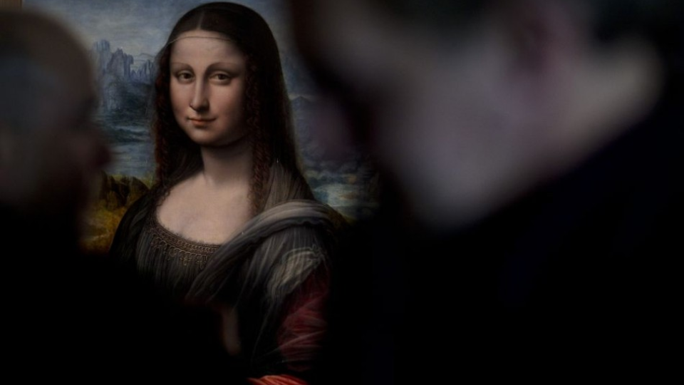 Na ilustračnej foto kópia slávneho obrazu Mona Lisa. 