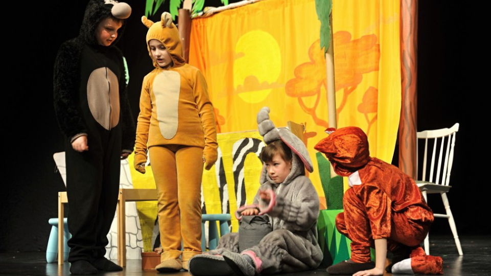 Na snímke deti zo ZŠ Limbová v Žiline so svojou hrou Zvieratká v Afrike počas Detskej divadelnej Žiliny 2017, v Žiline dňa 15. marca 2017.