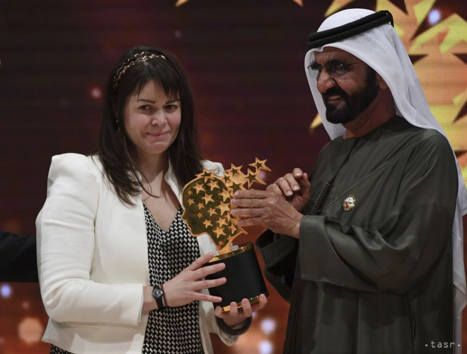 Svetovú učiteľskú cenu za rok 2017 udelili Maggie MacDonnellovej na slávnostnej ceremónii v Dubaji. 19. marca 2017.