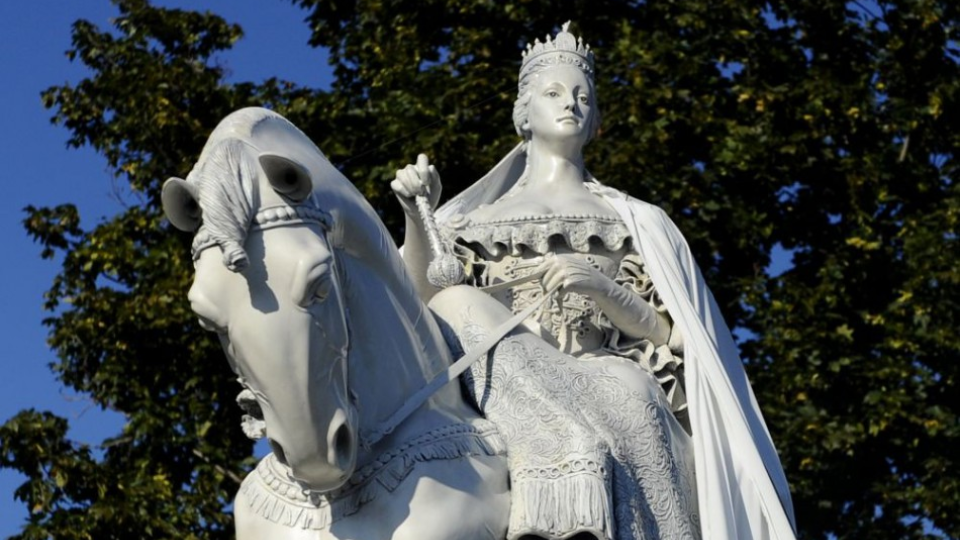 Na archívnej snímke zmenšená podoba jazdeckej sochy Márie Terézie  od Jána Fadrusza z roku 1897.