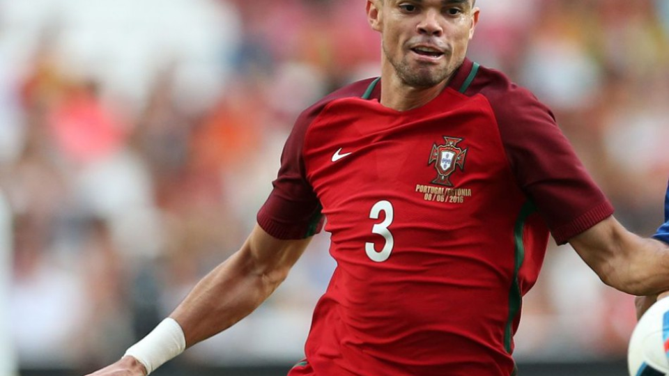 Portugalský stopér Pepe.