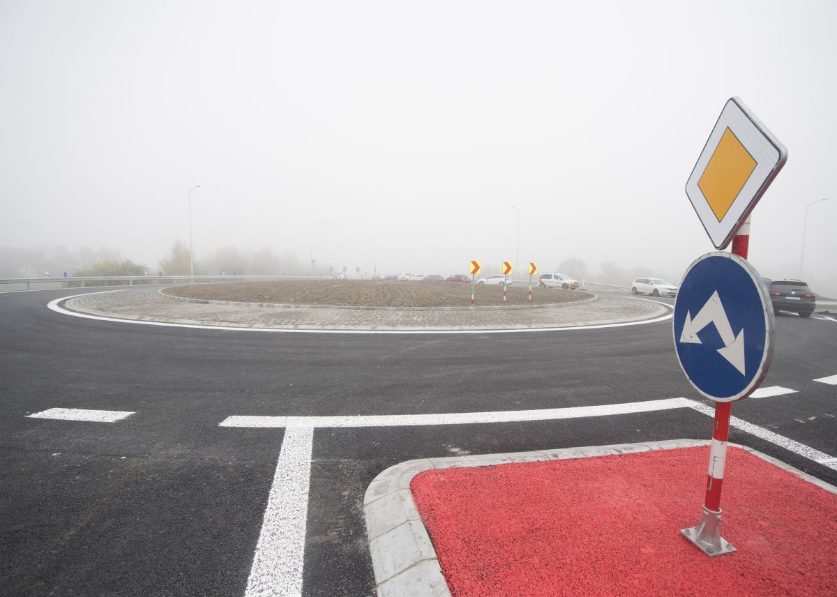 Na snímke novovybudovaná križovatka Dunajská Lužná